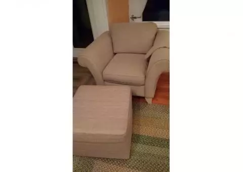 L Rm Chair and ottoman